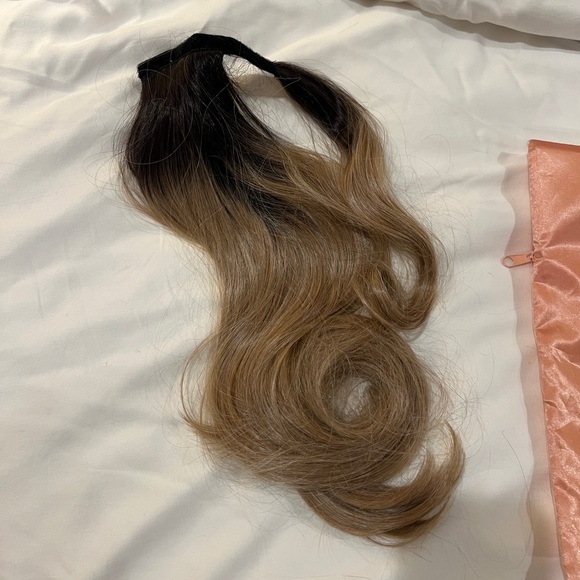 Ponytail Extension - Picture 2 of 4